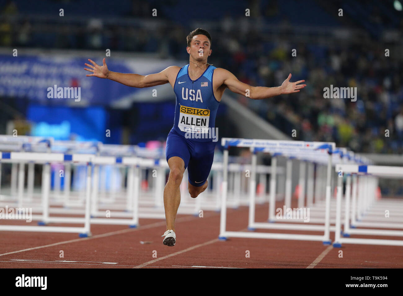 Shuttle Relay Relay hurdles hi-res stock photography and images - Alamy
