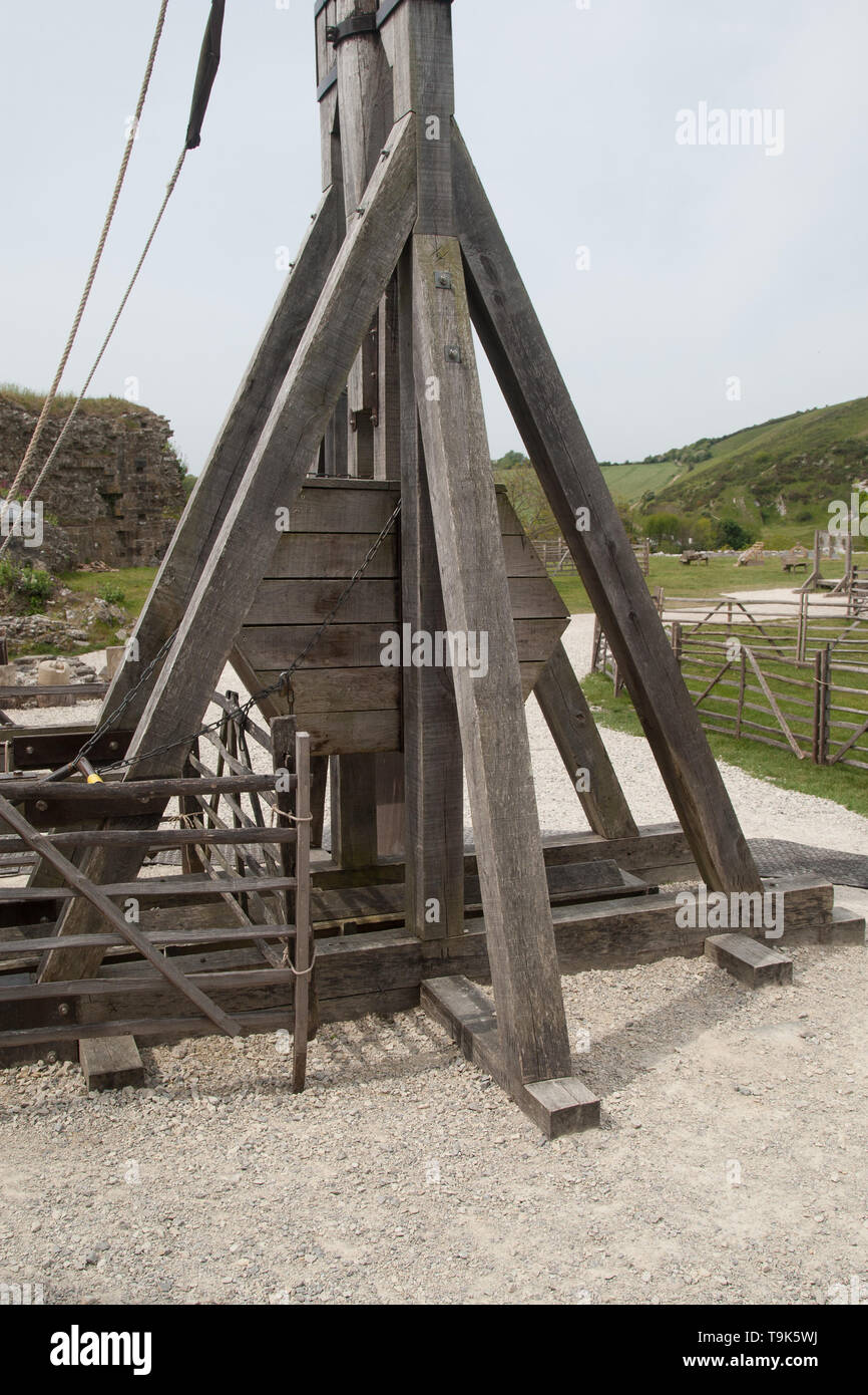 Broken catapult hi-res stock photography and images - Alamy