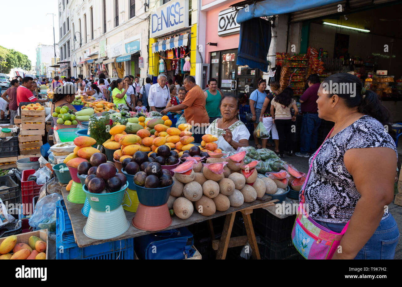 Mexico market - buyers and sellers at the outdoor food market, Merida Yucatan peninsula Mexico Latin America Stock Photo