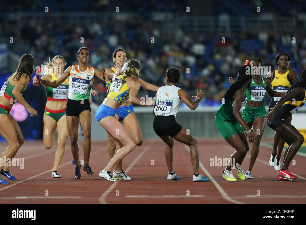 YOKOHAMA, JAPAN MAY 10 a bit of confusion at the changeover zone in