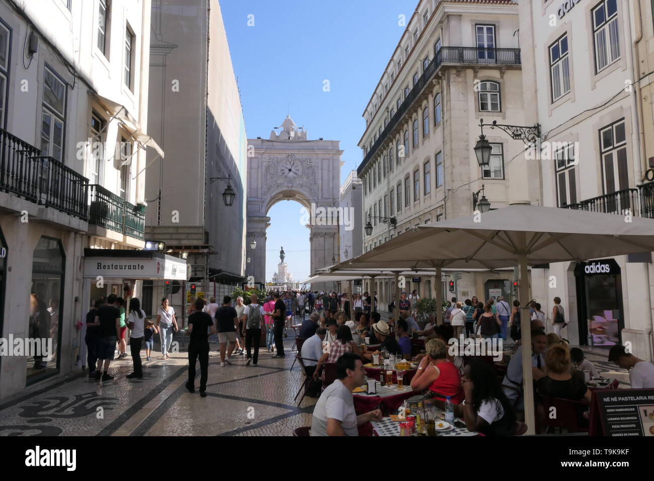 Central square in lisbon hi-res stock photography and images - Alamy