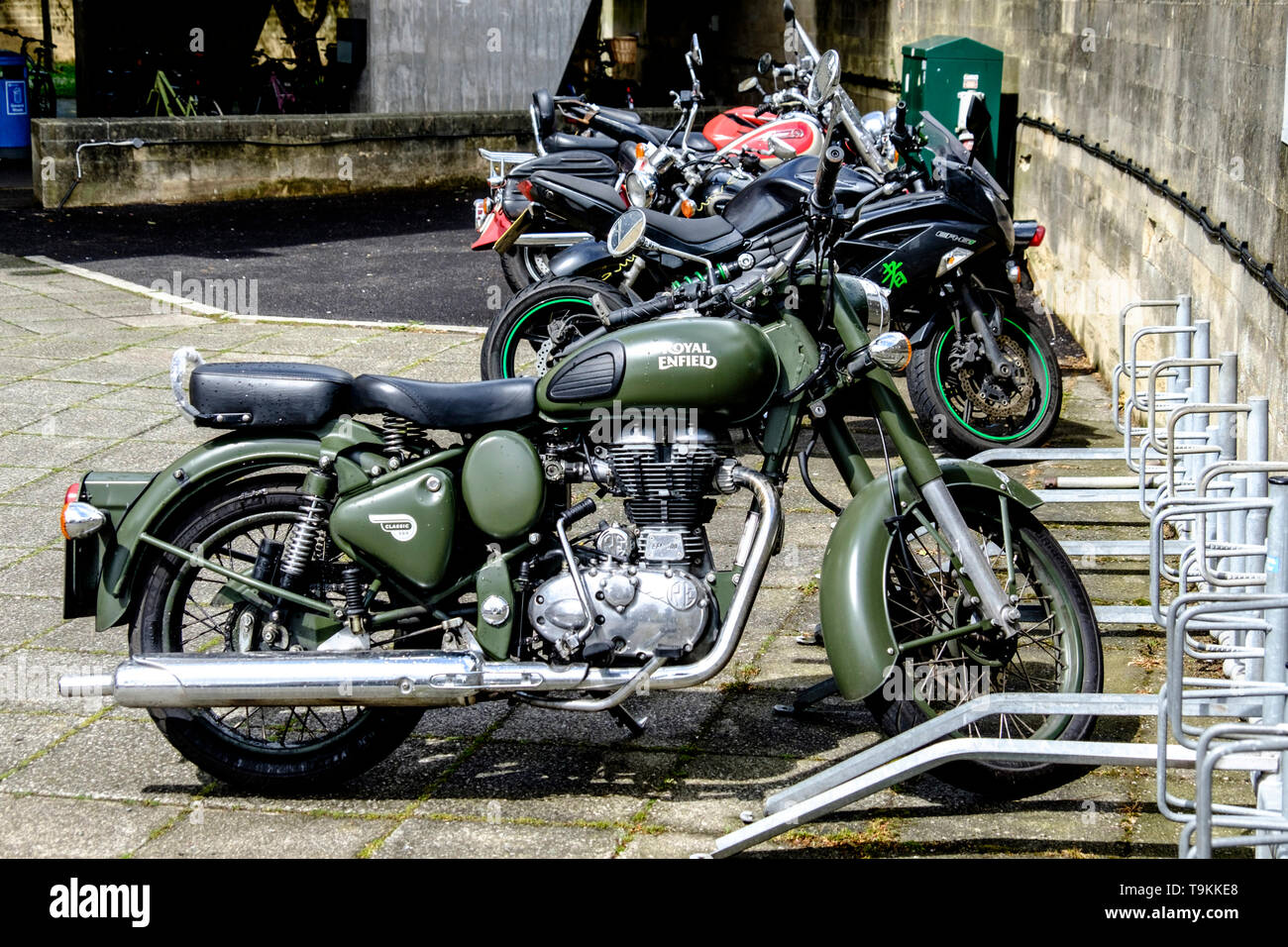 Royal enfield 500 classic hi-res stock photography and images - Alamy