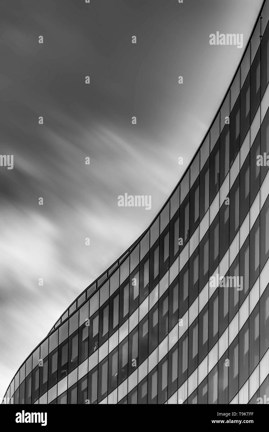Modern white architecture hi-res stock photography and images - Alamy