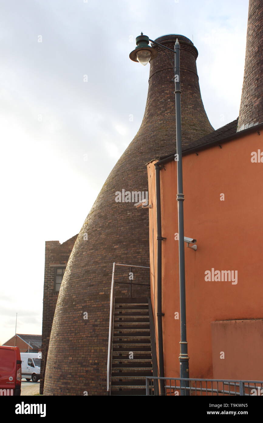 Bottle kilns hires stock photography and images Alamy