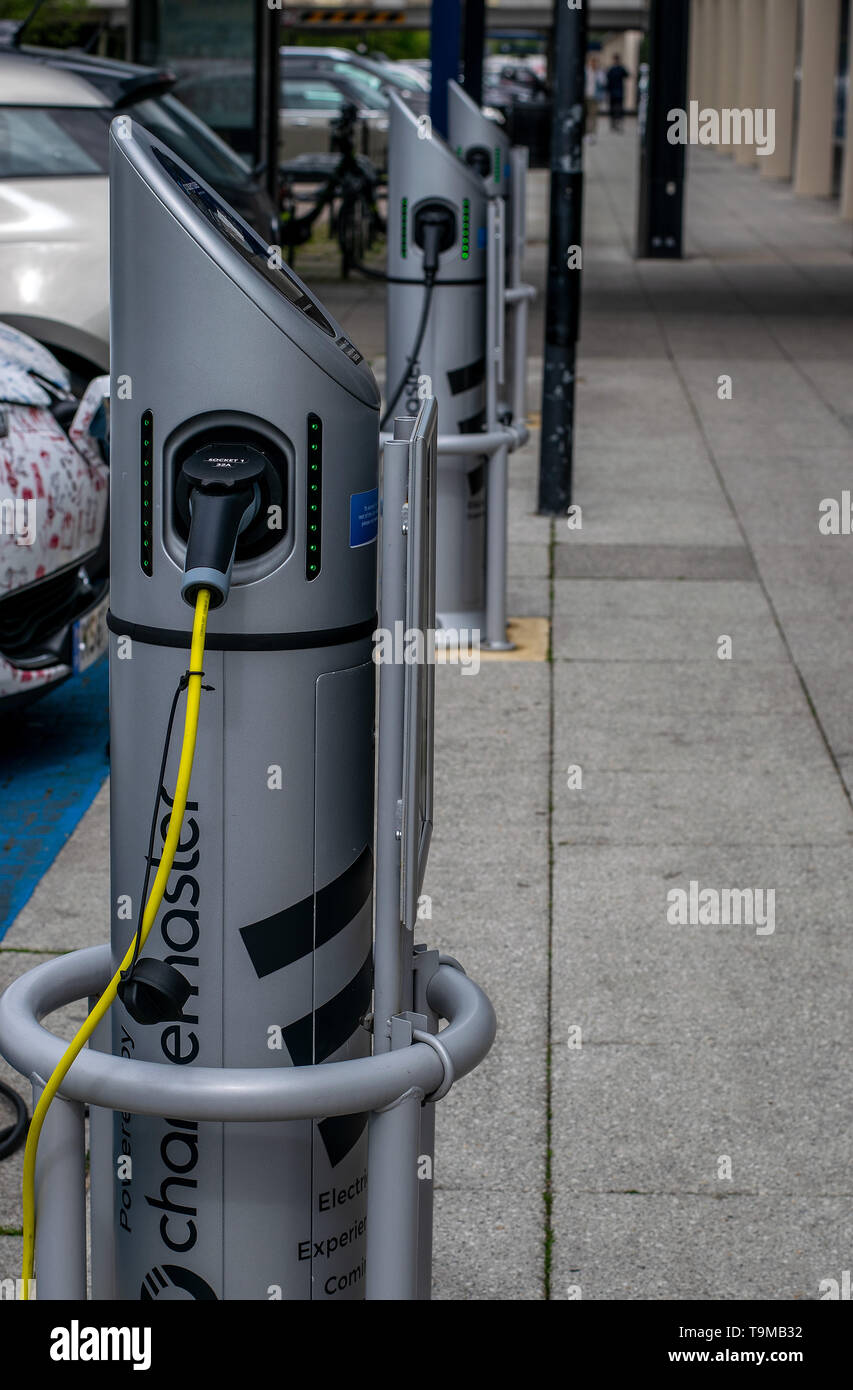 City Centre Electric Car Charging Points Hi res Stock Photography And city-centre-electric-car-charging-points-hi-res-stock-photography-and