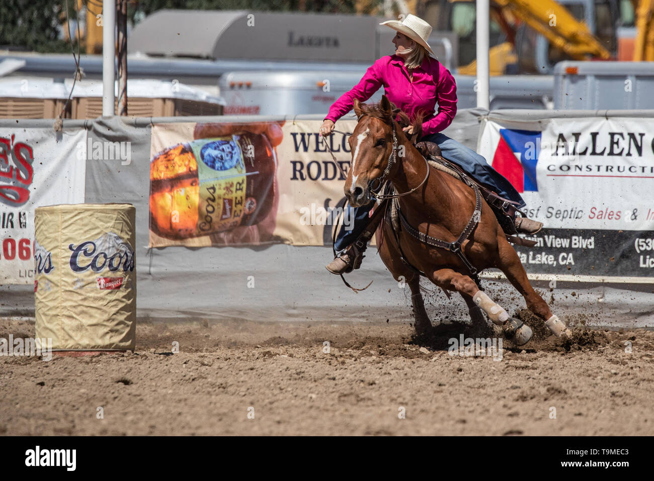 Rodeo action at the Cottonwood Rodeo in Cottonwood, California Stock ...