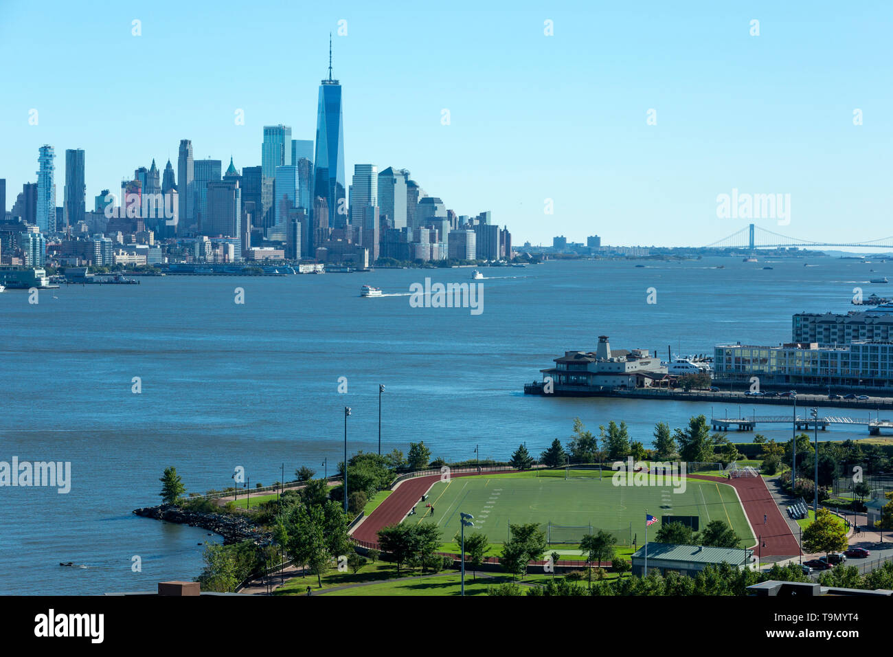 DOWNTOWN SKYLINE HUDSON RIVER MANHATTAN NEW YORK CITY FROM WEEHAWKEN NEW JERSEY USA Stock Photo