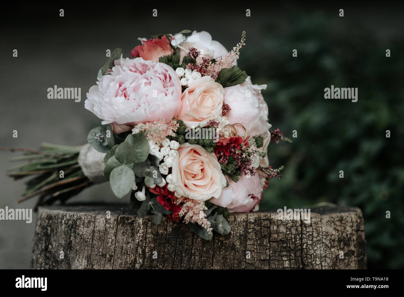 Bridal Bouquet Of Roses With Rings Beautiful Modern Wedding Bouquet Stock Photo Alamy