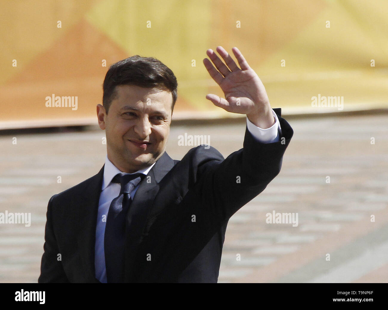Kiev, Ukraine. 20th May, 2019. Ukrainian newly elected President VOLODYMYR ZELENSKIY arrives for his inauguration ceremony at the Parliament building in Kiev, Ukraine, on 20 May 2019. Zelenskiy won the Presidential election with 73, 22 percent of the voters on April 21. Credit: Serg Glovny/ZUMA Wire/Alamy Live News Stock Photo