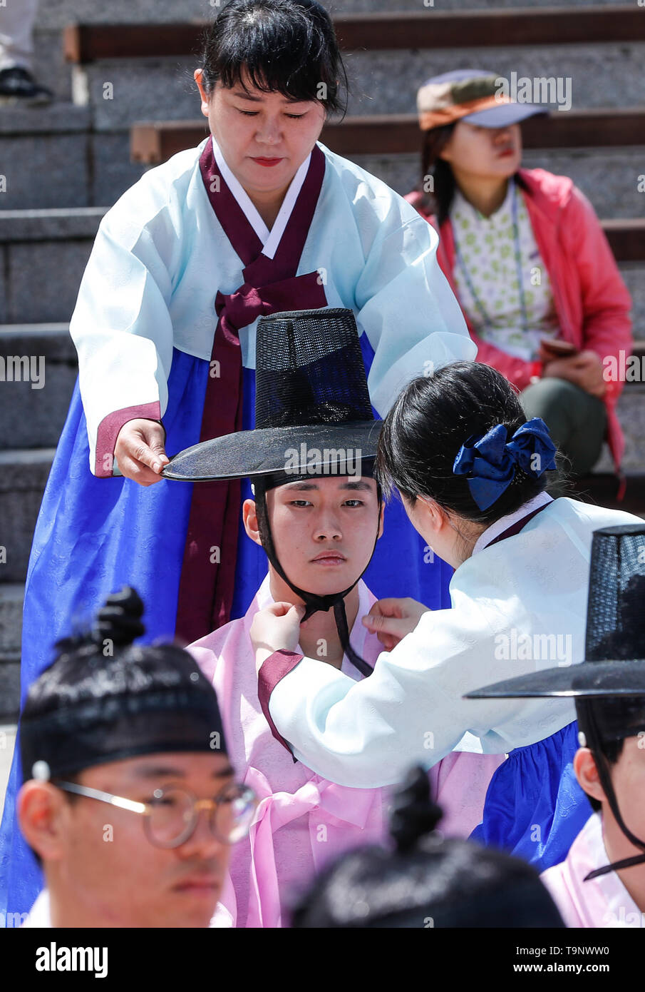 Seoul, South Korea. 20th May, 2019. A student wearing traditional Korean costume attends a coming-of-age ceremony in Seoul, capital of South Korea, May 20, 2019. Credit: Wang Jingqiang/Xinhua/Alamy Live News Stock Photo