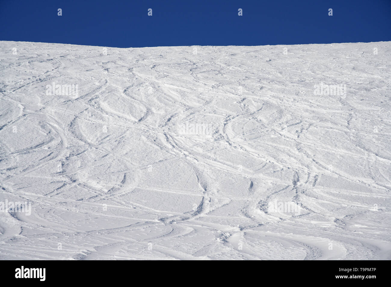 Piste lines hi-res stock photography and images - Alamy