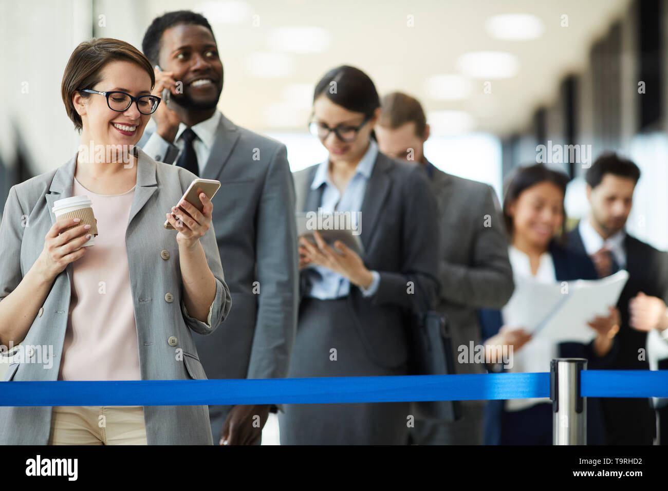 Business young crowd hi-res stock photography and images - Alamy