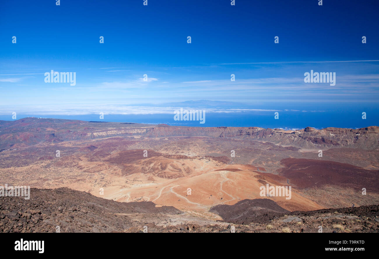 Tenerife, view from hiking path to the summit, Montana Blanca, i.e. White mountain, to the front, Gran Canaria visible over the edge of caldera Canada Stock Photo