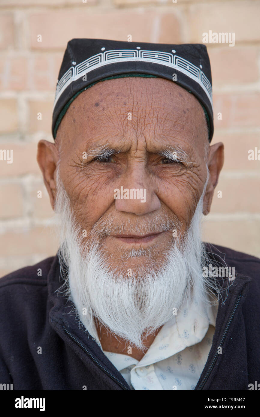 Uzbek doppi hi-res stock photography and images - Alamy
