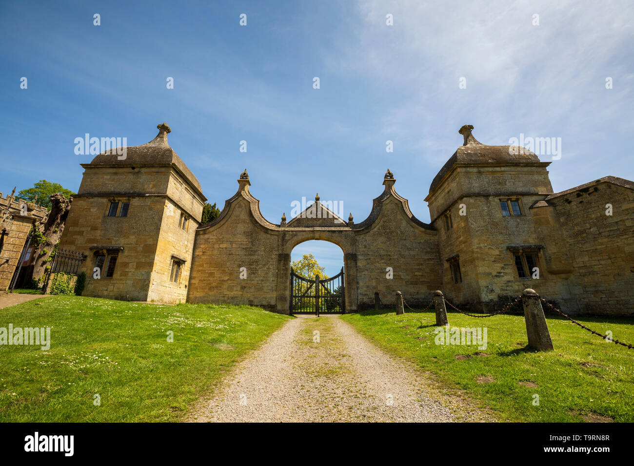The Grade II listed entrance gates to Old Campden House in Chipping Campden, Gloucestershire, England Stock Photo
