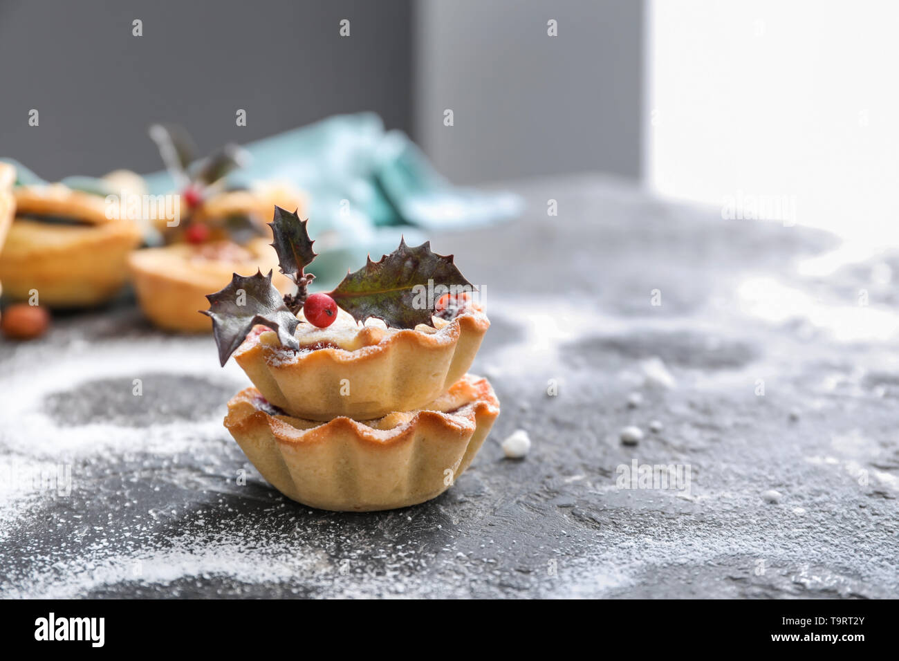Tasty mince pies on grunge table Stock Photo - Alamy