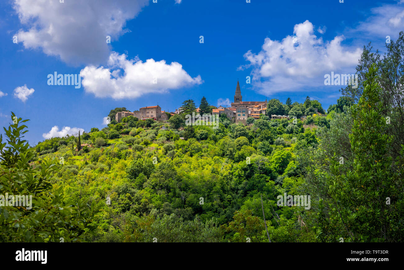 Artist's place and mountain village of Groznjan, Istrien, Croatia, Europe, Künstlerort und Bergdorf Groznjan, Kroatien, Europa Stock Photo