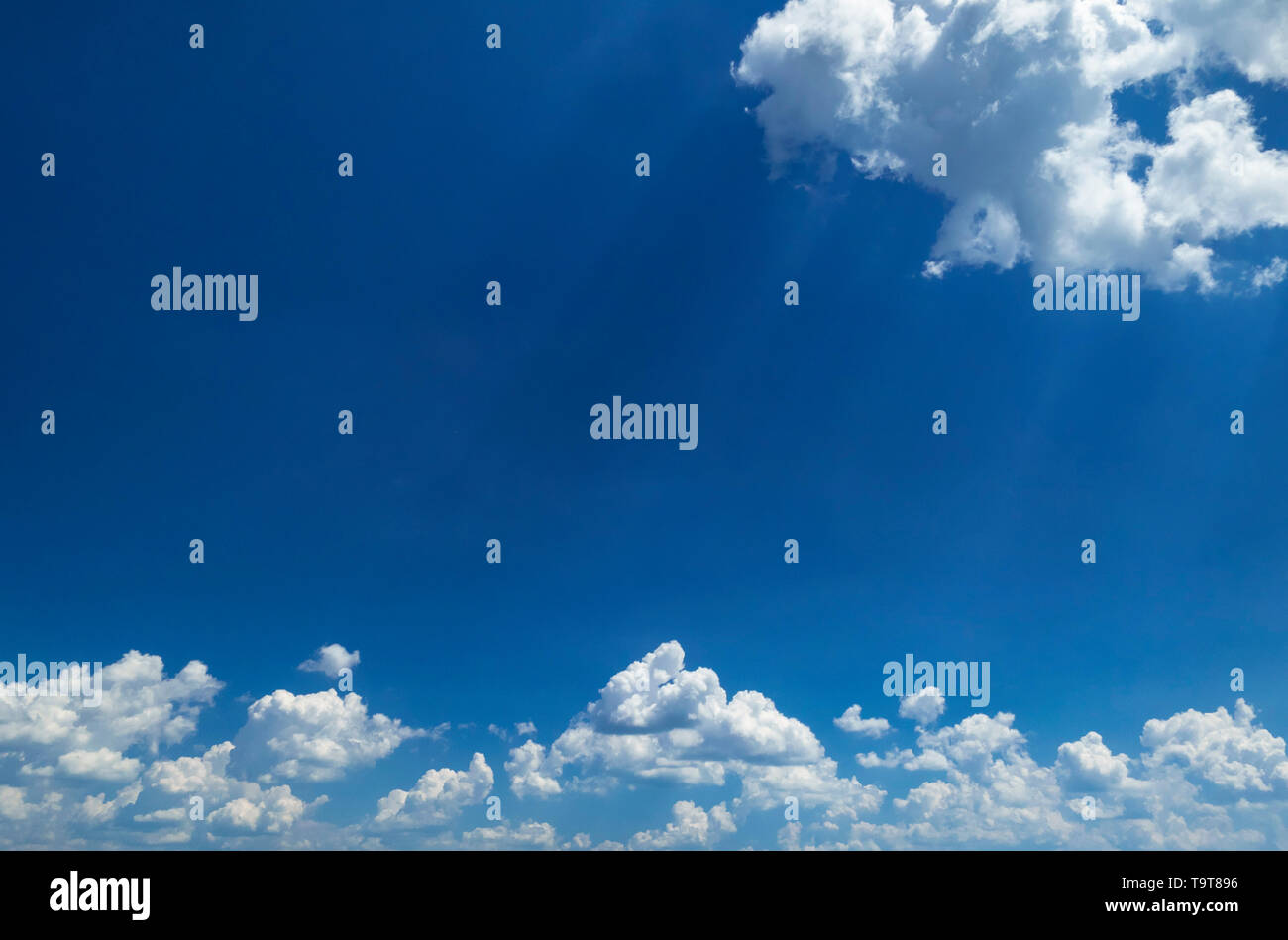 Cumuluswolken in the blue sky, Cumuluswolken am blauen Himmel Stock Photo