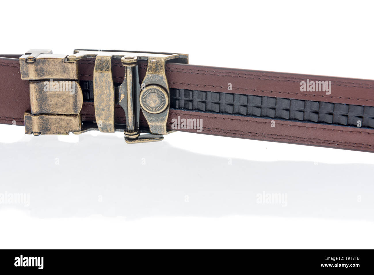 A belt witout belt holes and uses mico adjustable ratchet system to