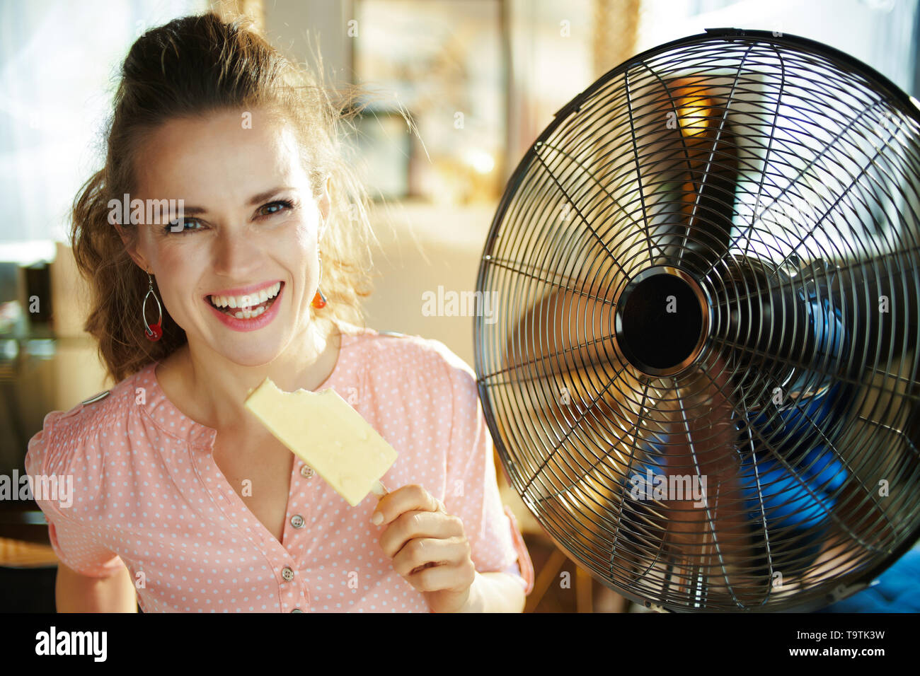 Ice woman sweating hires stock photography and images Alamy
