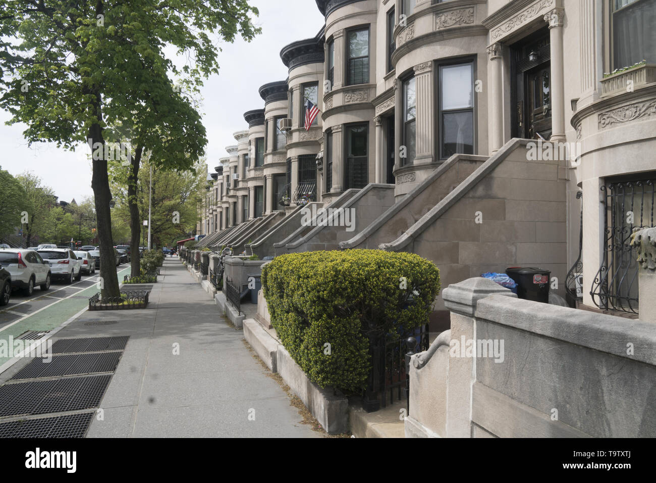 Attached limestone apartment houses along 9th Street in the Park Slope