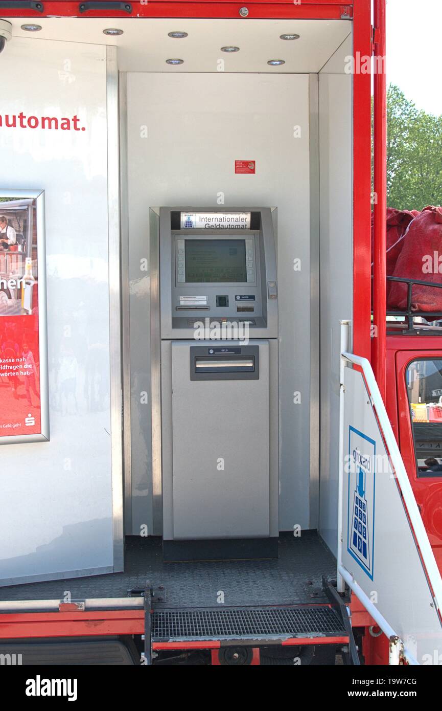 19.05.2019, a mobile cash machine (Wincor Nixdorf / Diebold Nixdorf) of the  Nord-Ostsee Sparkasse (NOSPA) on a converted Piaggo Ape. The ATM is located  on the iconic three-wheeled vans and is mobile
