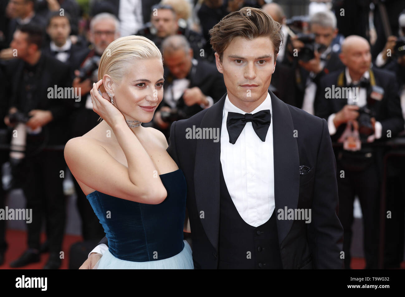 Cannes, France. 20th May, 2019. Oliver Cheshir and Pixie Lott attending the 'La belle époque' premiere during the 72nd Cannes Film Festival at the Palais des Festivals on May 20, 2019 in Cannes, France | usage worldwide Credit: dpa/Alamy Live News Stock Photo