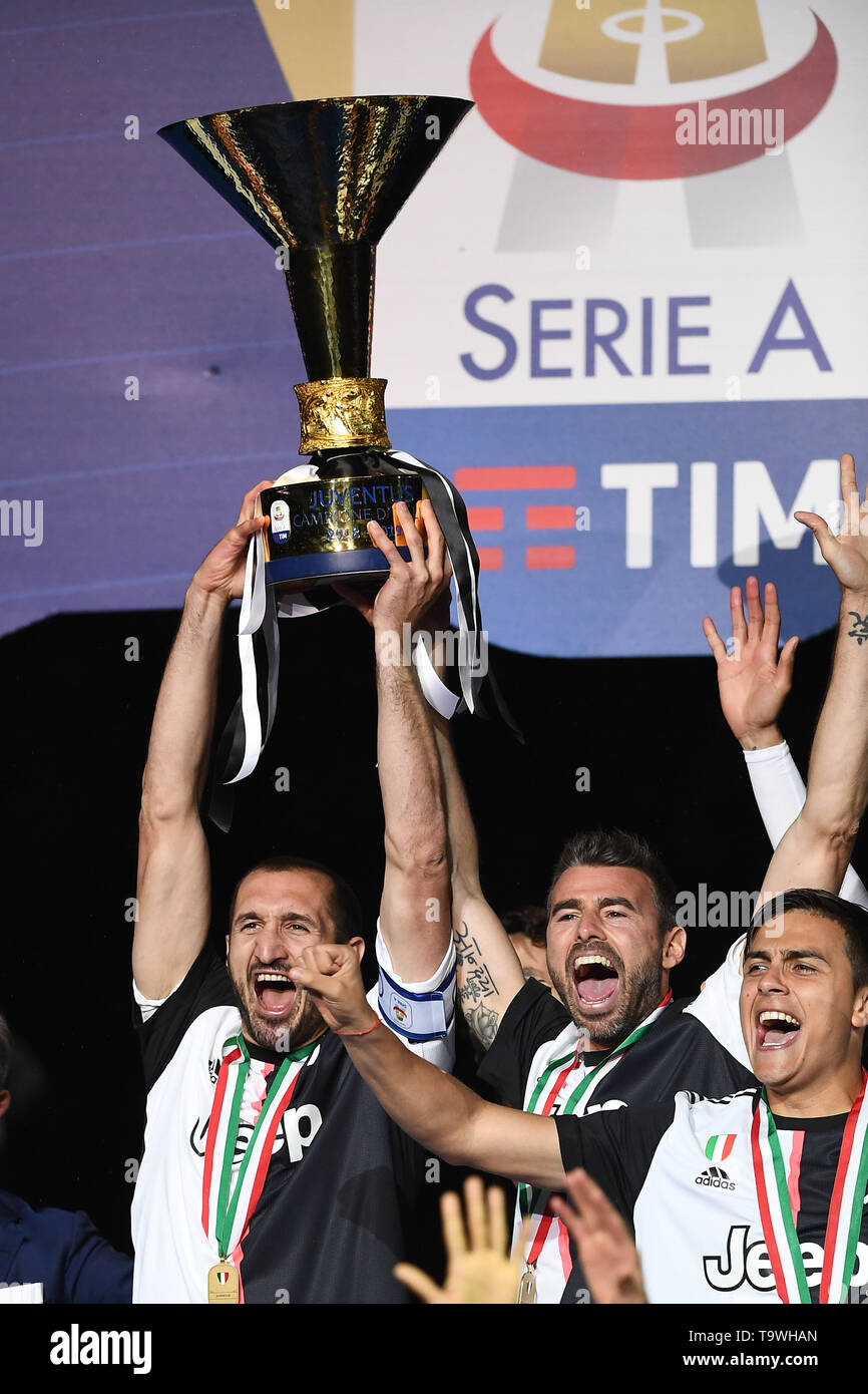 Mario romagnoli hi-res stock photography and images - Alamy, image size:866x1390