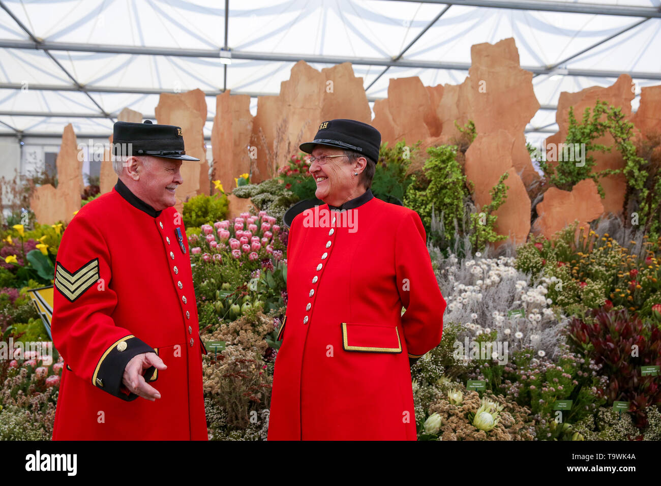 May 20, 2019 - London, United Kingdom - Two Chelsea Pensioners seen during the Chelsea Flower Show..The Royal Horticultural Society Chelsea Flower Show is an annual garden show over five days in the grounds of the Royal Hospital Chelsea in West London. The show is open to the public from 21 May until 25 May 2019. (Credit Image: © Dinendra Haria/SOPA Images via ZUMA Wire) Stock Photo