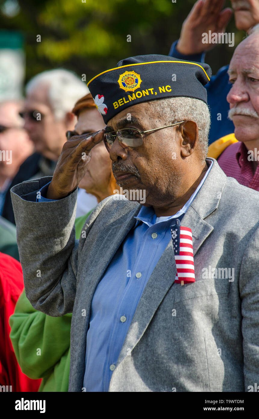 Are m t banks open on veterans day