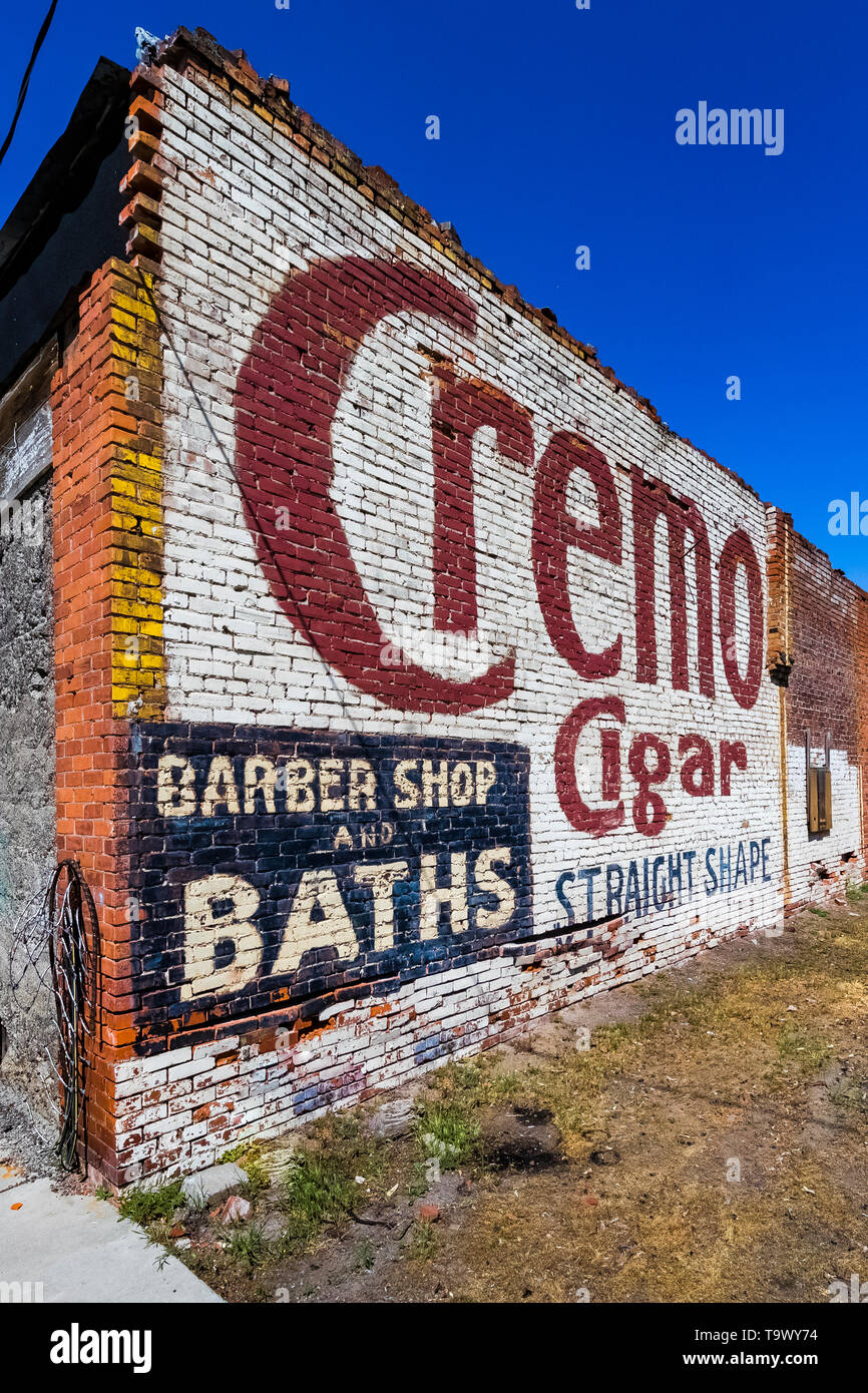 Ghost sign for Cremo Cigar in Sprague, Washington State, USA [No property release: available only for editorial licensing] Stock Photo