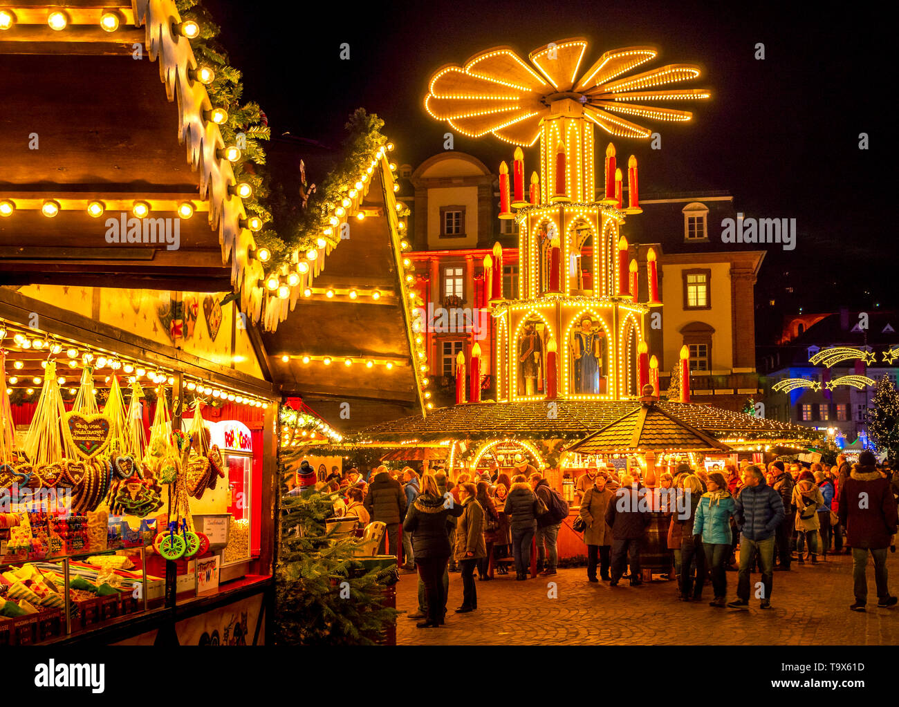 Christmas fair on the marketplace in Heidelberg, Baden-Wurttemberg, Germany, Europe, Weihnachtsmarkt am Marktplatz in Heidelberg, Baden-Württemberg, D Stock Photo