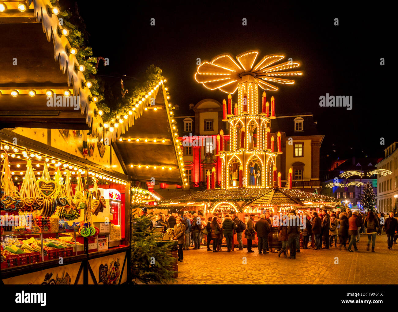Christmas fair on the marketplace in Heidelberg, Baden-Wurttemberg, Germany, Europe, Weihnachtsmarkt am Marktplatz in Heidelberg, Baden-Württemberg, D Stock Photo