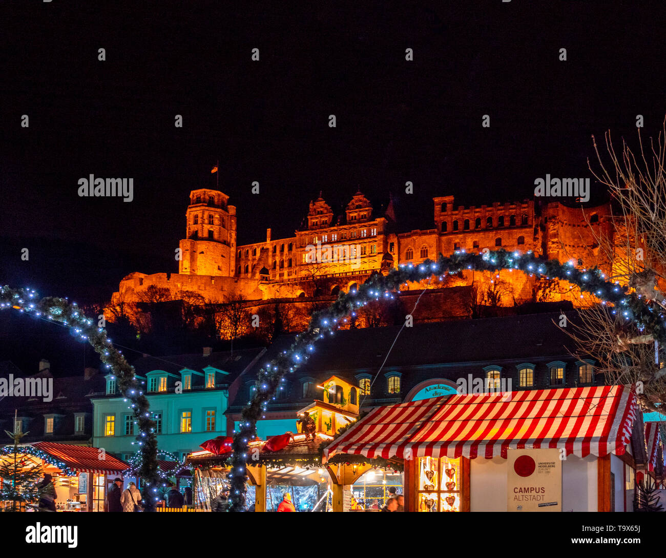 Christmas fair on the Karl's place in the Old Town of Heidelberg, with  castle Heidelberg, Heidelberg, Baden-Wurttemberg, Germany, Europe,  Weihnachtsma Stock Photo - Alamy