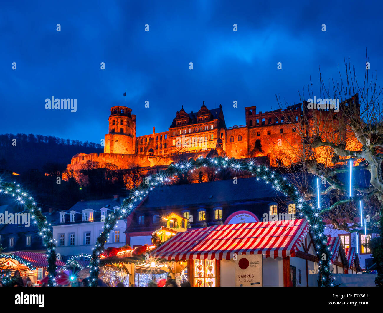 Christmas fair on the Karl's place in the Old Town of Heidelberg, with castle Heidelberg, Heidelberg, Baden-Wurttemberg, Germany, Europe, Weihnachtsma Stock Photo