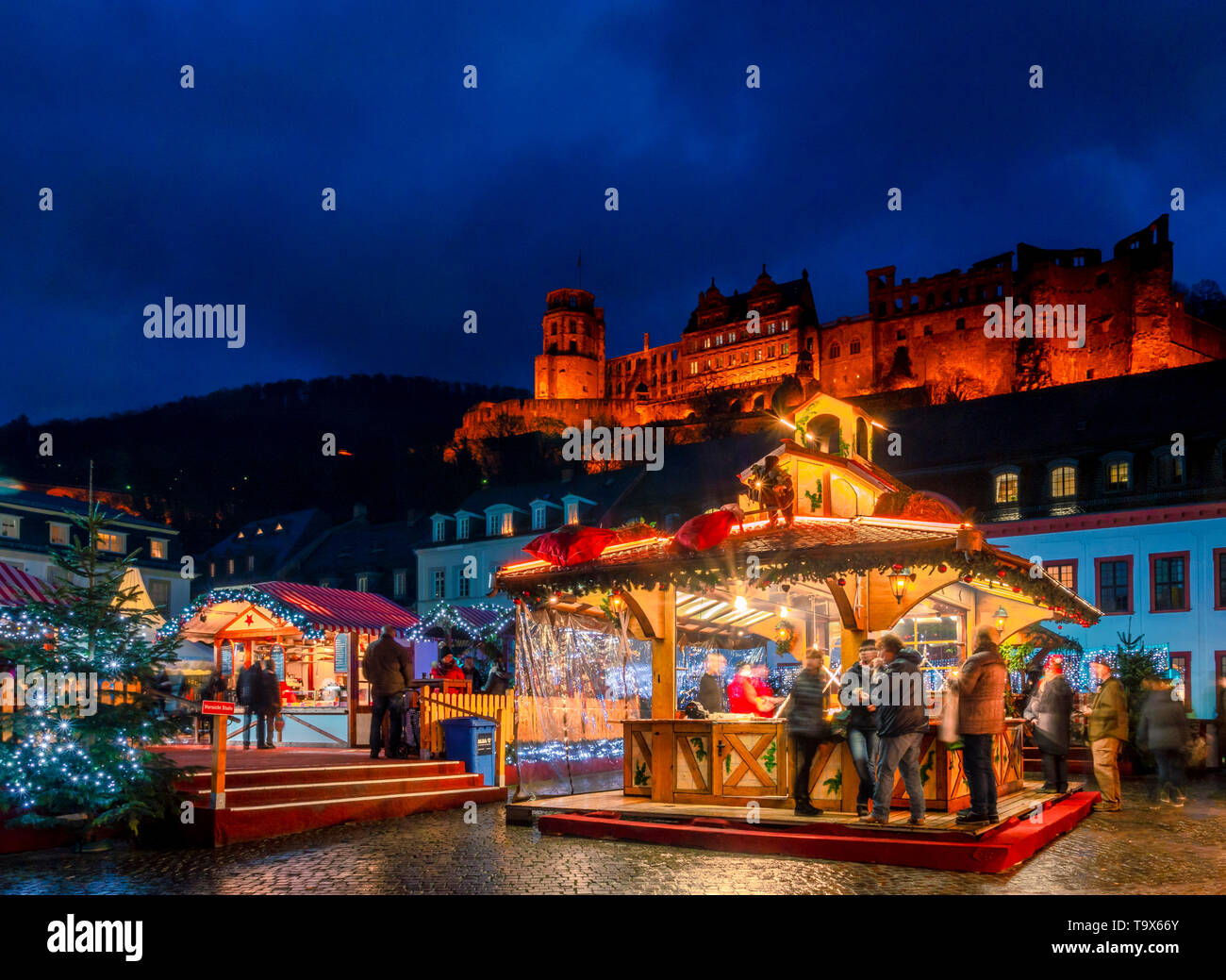 Christmas fair on the Karl's place in the Old Town of Heidelberg, with castle Heidelberg, Heidelberg, Baden-Wurttemberg, Germany, Europe, Weihnachtsma Stock Photo