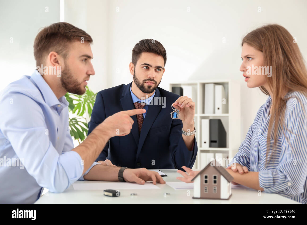 Divorce couple in car hi-res stock photography and images - Alamy