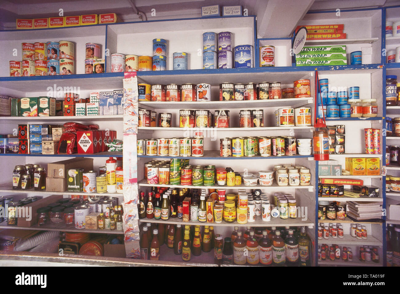 INTERIOR OF A GROCERY STORE, MUMBAI, INDIA Stock Photo - Alamy