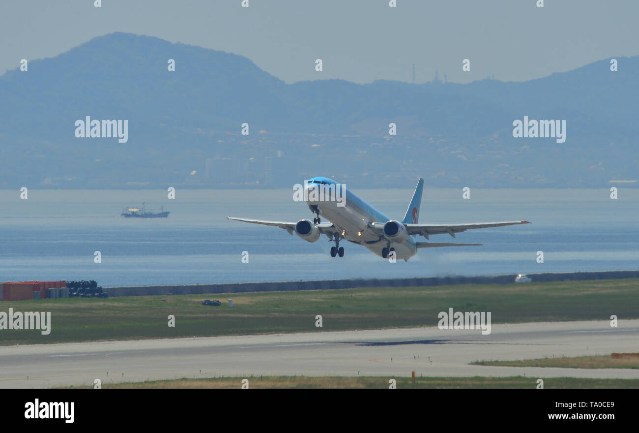 Boeing 737 900 hi-res stock photography and images - Alamy