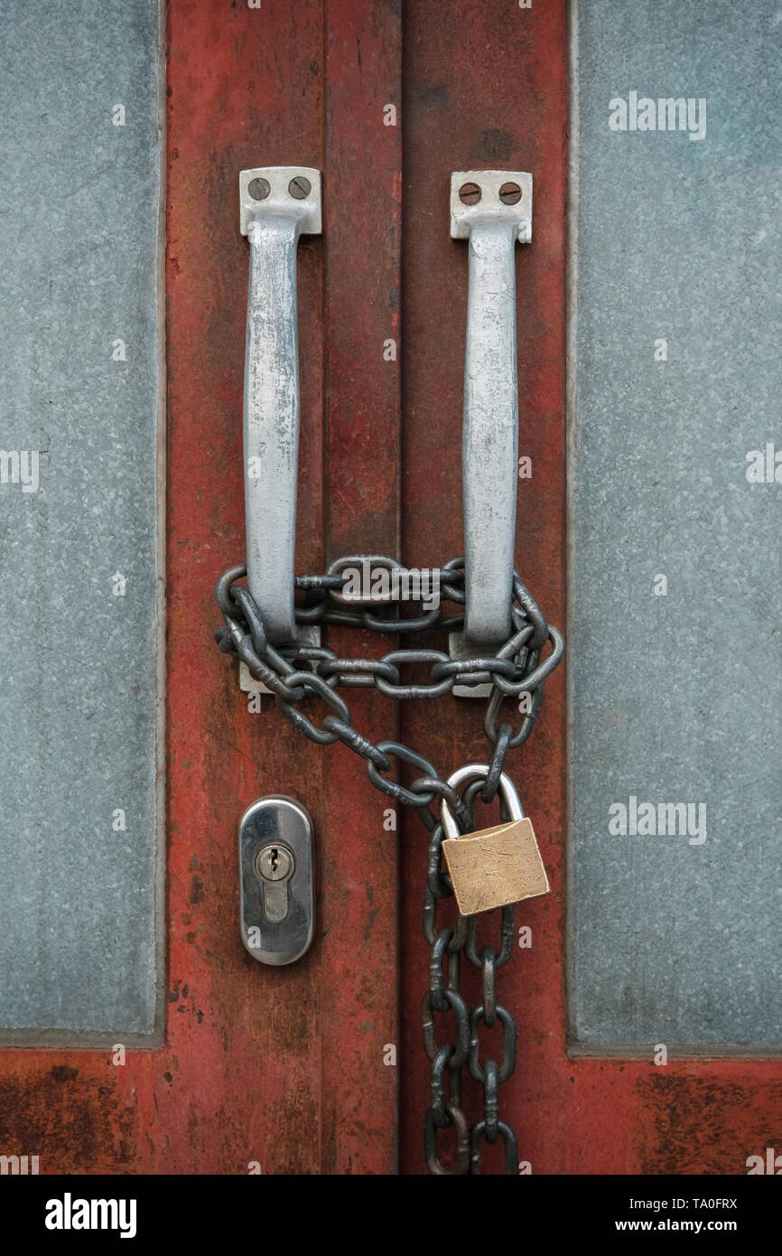 Locked door chain lock hi-res stock photography and images - Alamy