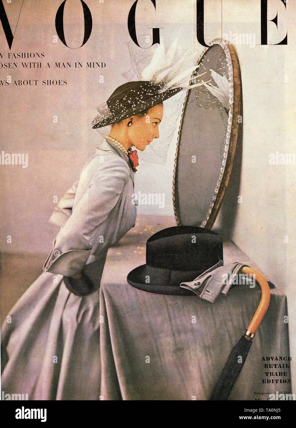 Vintage vogue cover hi-res stock photography and images - Alamy