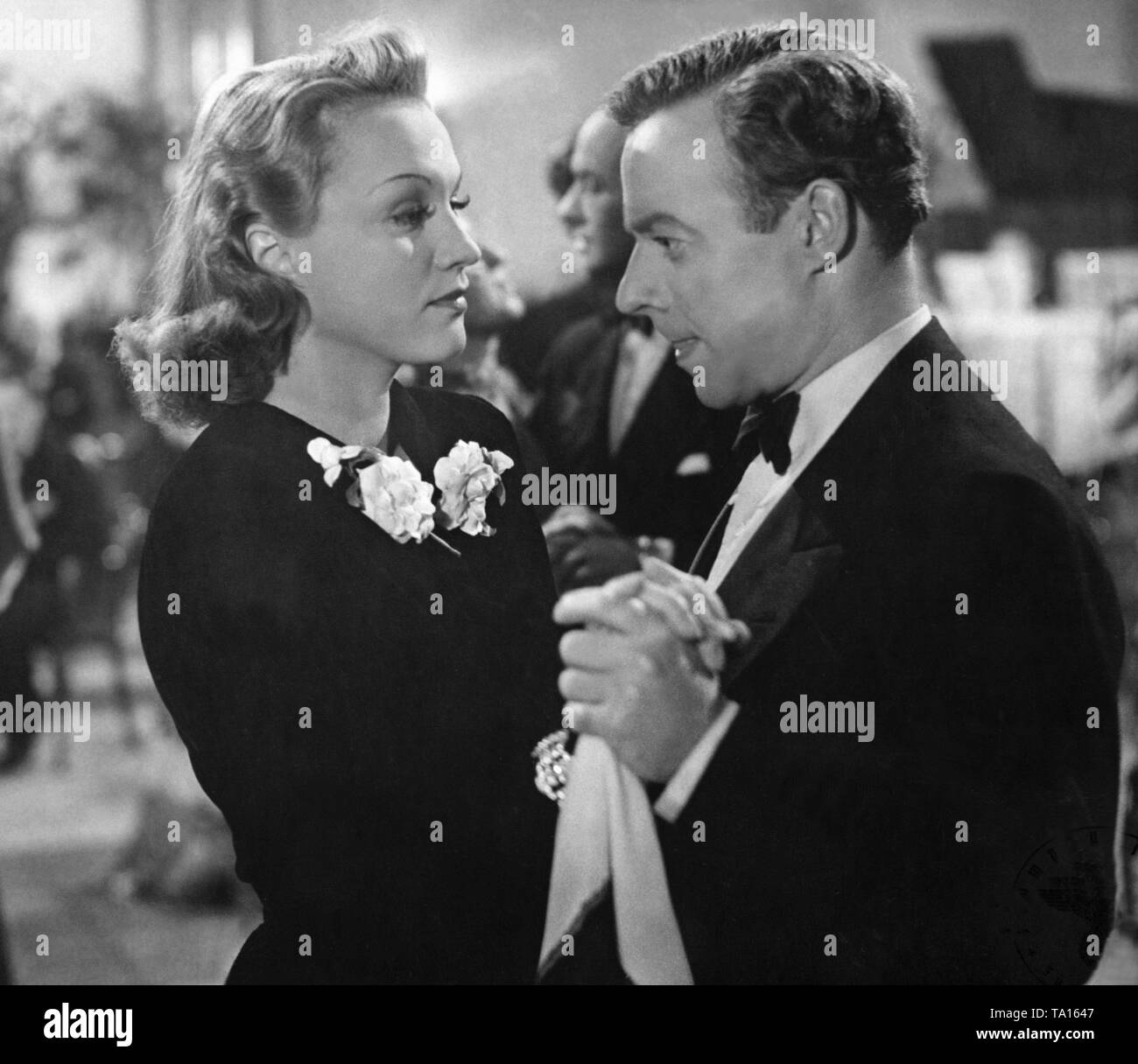 Heinz Ruehmann as Peter Trost and Lil Adina as Ellinor Deinhardt in 