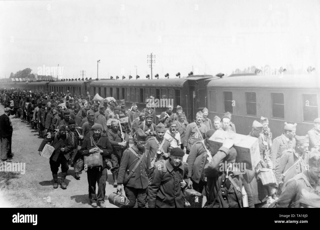 French prisoners of war, who have been released for health reasons from captivity and are now being repatriated, arrive in Chalon-sur-Saone at the Franco-German demarcation lines. Stock Photo