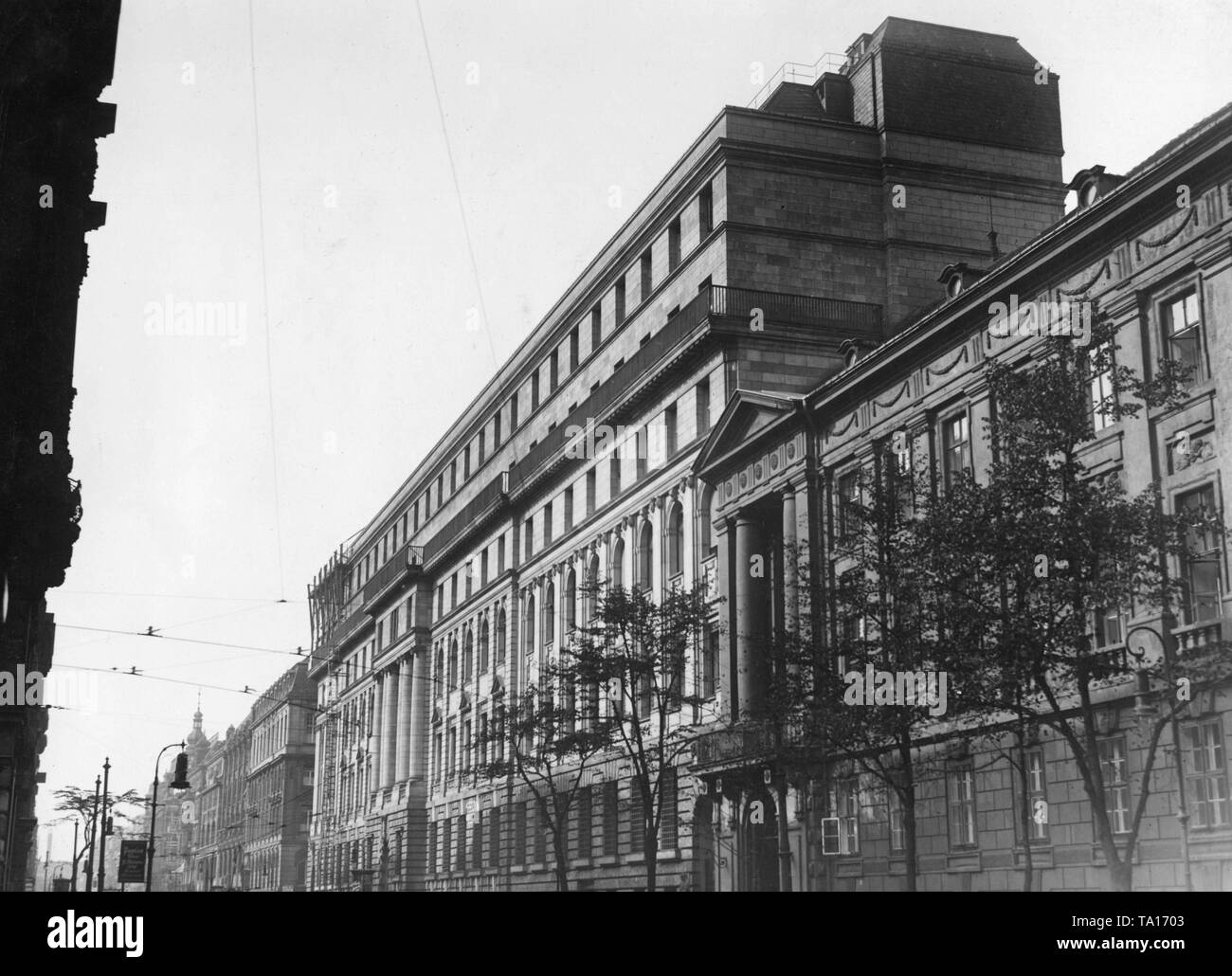 Building of the branch of the Disconto-Gesellschaft. The Americans withdrew their loans from Germany, where they were scheduled for long-term investments. As a result, Deutsche Bank merged with the Disconto-Gesellschaft into the largest bank in the German Reich. Stock Photo