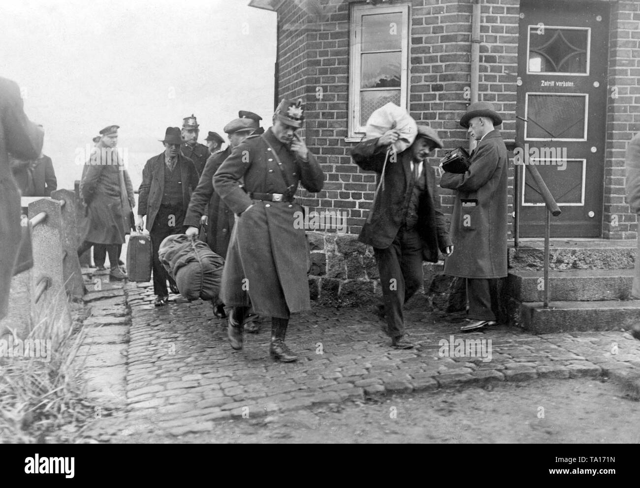 1920s police hi-res stock photography and images - Alamy