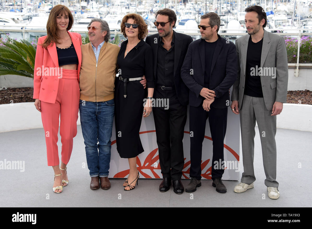 Pacific abort Ashley Furman Cannes, France. 21st May, 2019. 72nd Cannes Film Festival 2019, Photocall  film : ""˜La belle epoque' Pictured: Nicolas Bedos, Doria Tillier, Fanny  Ardant, Daniel Auteuil, Guillame Canet, Michael Cohen Credit: Independent  Photo