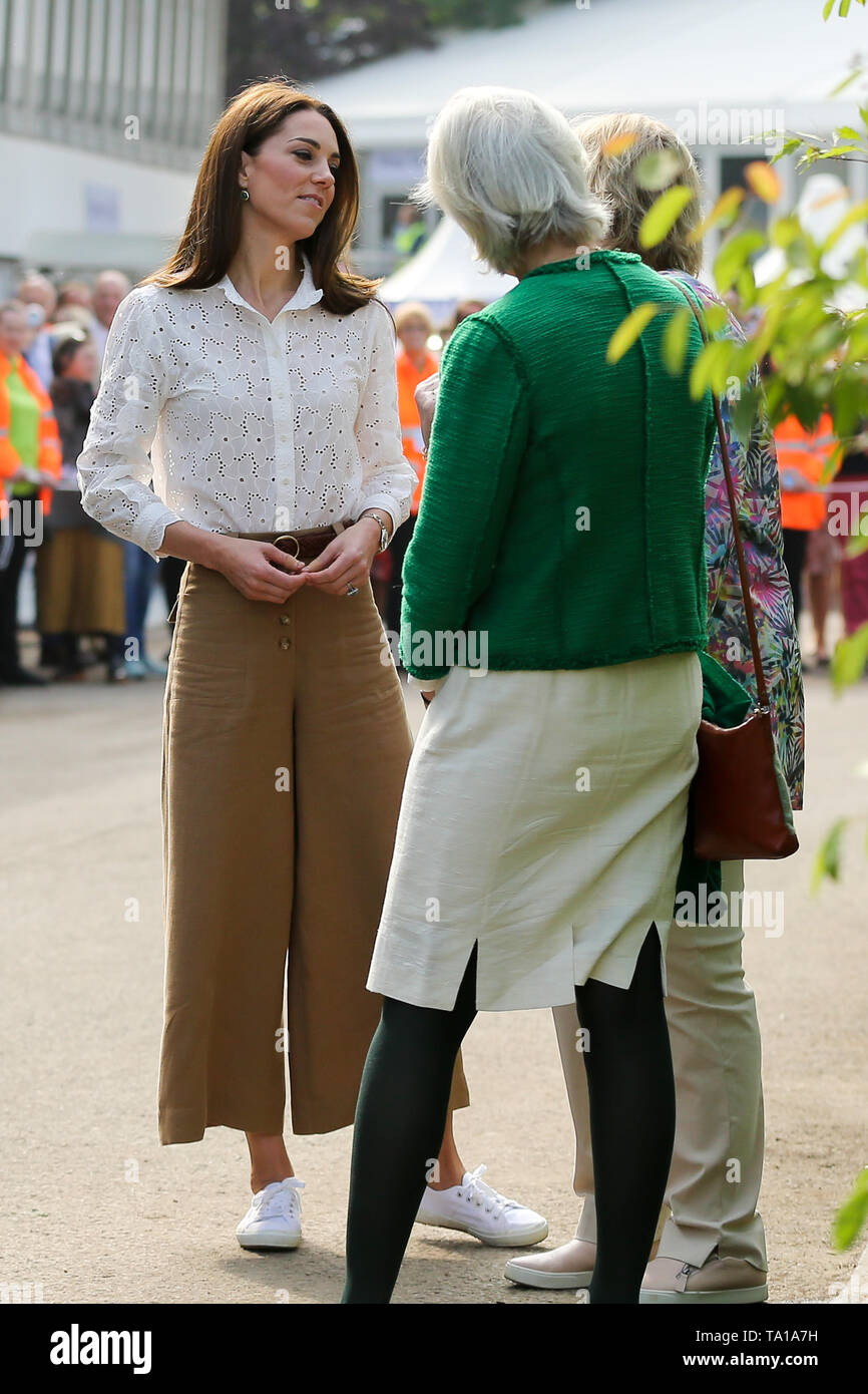 Duchess of Cambridge seen during the Chelsea Flower Show. The Royal Horticultural Society Chelsea Flower Show is an annual garden show over five days in the grounds of the Royal Hospital Chelsea in West London. The show is open to the public from 21 May until 25 May 2019. Stock Photo