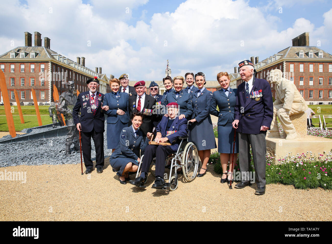 Normandy veterans seen during the Chelsea Flower Show. The Royal Horticultural Society Chelsea Flower Show is an annual garden show over five days in the grounds of the Royal Hospital Chelsea in West London. The show is open to the public from 21 May until 25 May 2019. Stock Photo