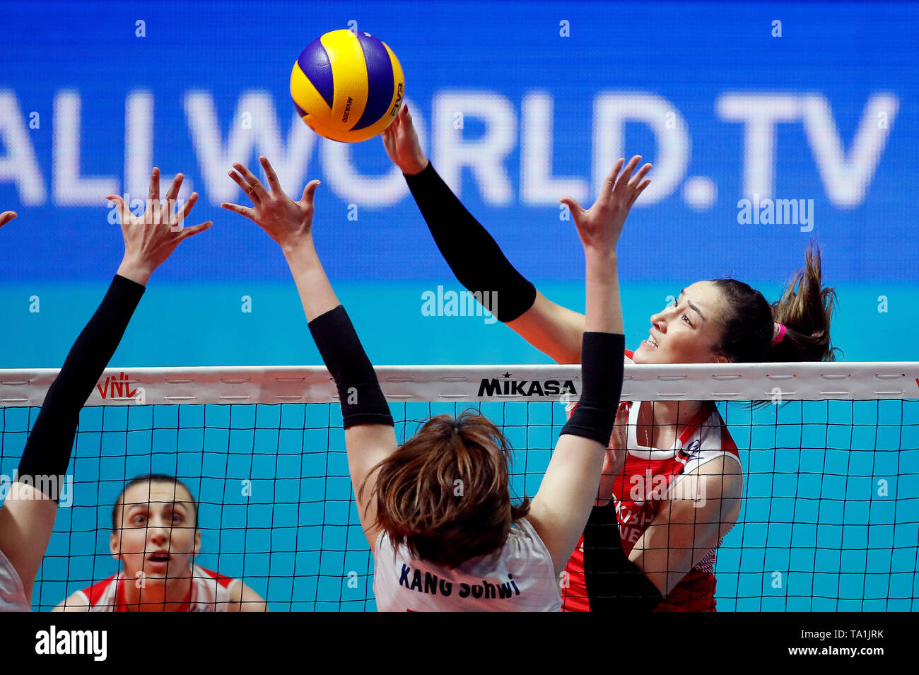 Belgrade, Serbia. 21st May, 2019. Turkeys Hande Baladin (R) spikes during Volleyball Nations League match between South Korea and Turkey in Belgrade, Serbia, on May 21, 2019