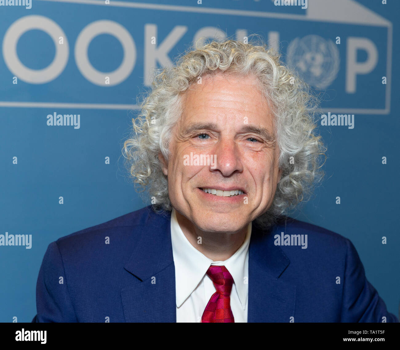 New York, United States. 20th May, 2019. Author of Enlightenment Now Steven Pinker speaks at UN bookshop at United Nations Headquarters Credit: Lev Radin/Pacific Press/Alamy Live News Stock Photo